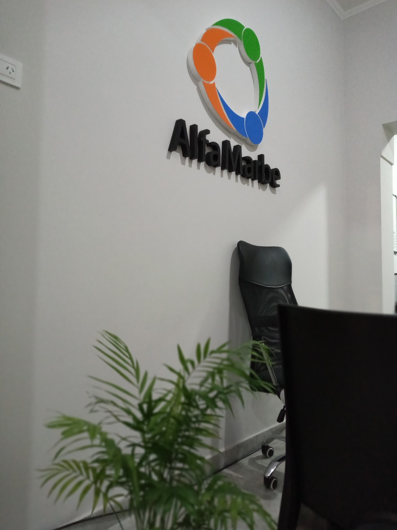 Espacio de trabajo y sala de reuniones